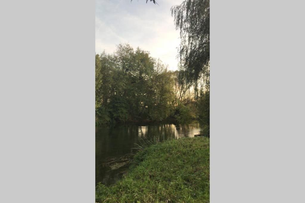 Appartement La Pierre Levée à Montigny-sur-Loing Extérieur photo